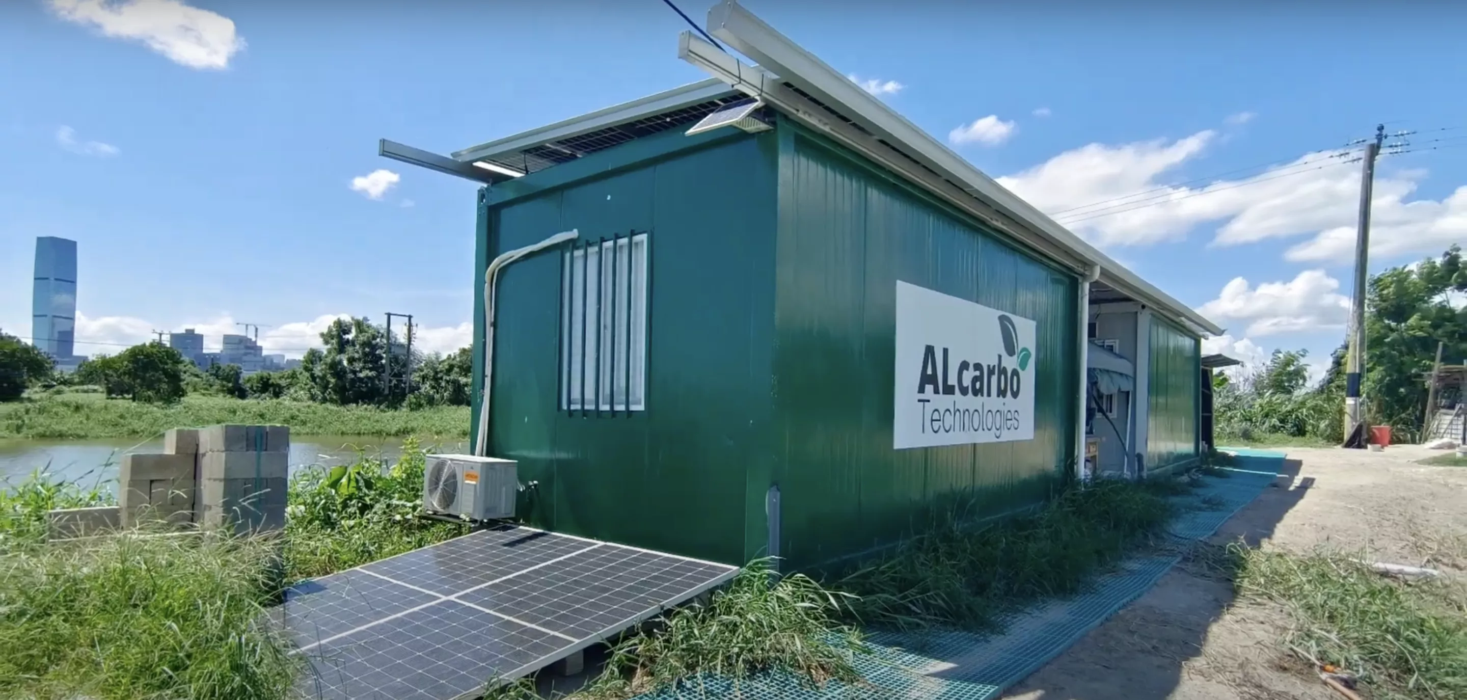 Developing a Fully Automatic Photobioreactor System for Algae-based Carbon Capture solution